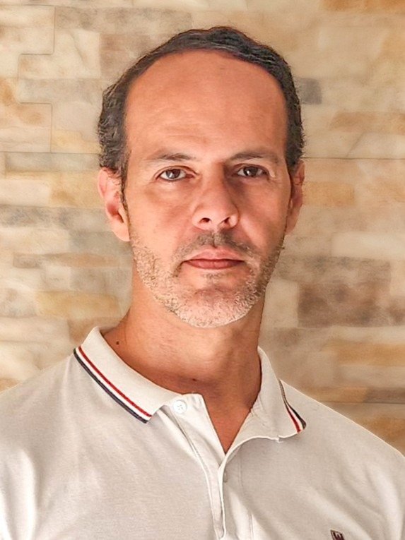 Dr. Fernando Dourado